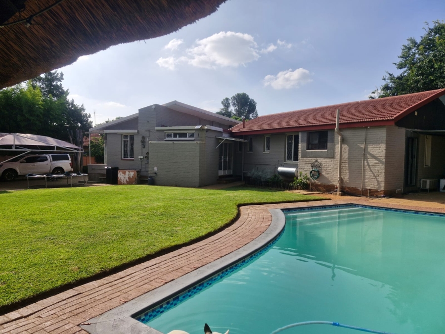 To Let 3 Bedroom Property for Rent in Flamwood North West